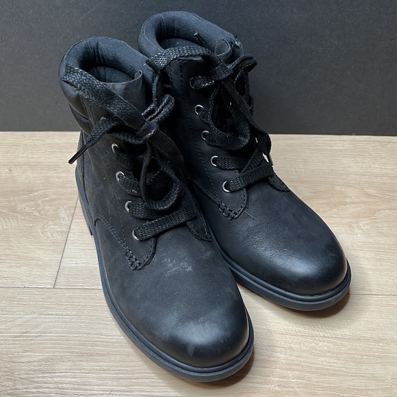 UGG Harrison Lace BLACK WOMEN SIZE 8 US - Picture 4 of 12